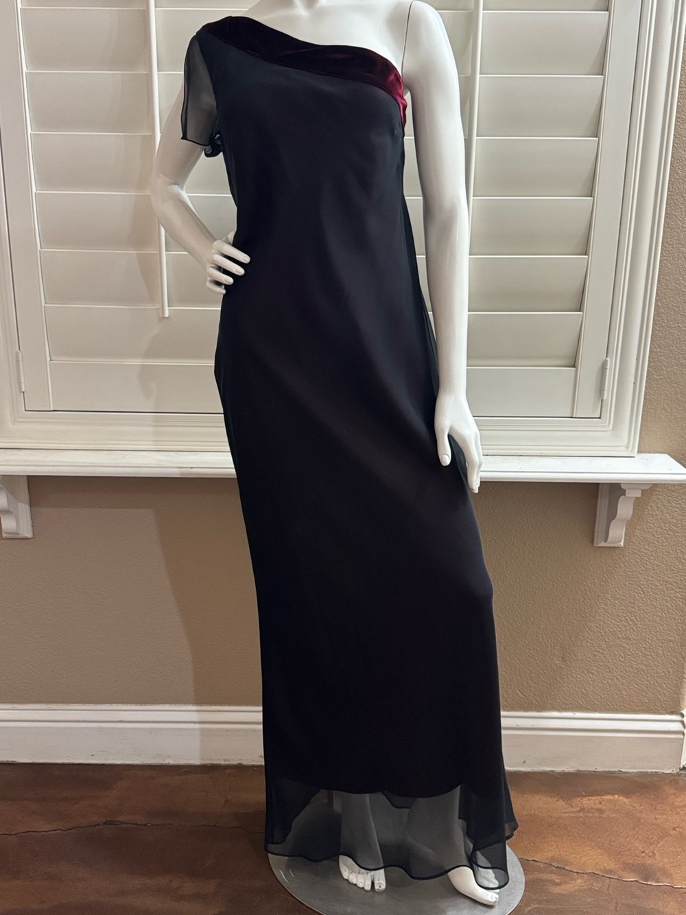 Tristan & Iseut One Shoulder Maxi Dress